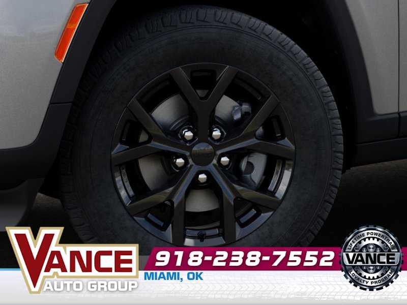 2026 Jeep Grand Cherokee Laredo Altitude