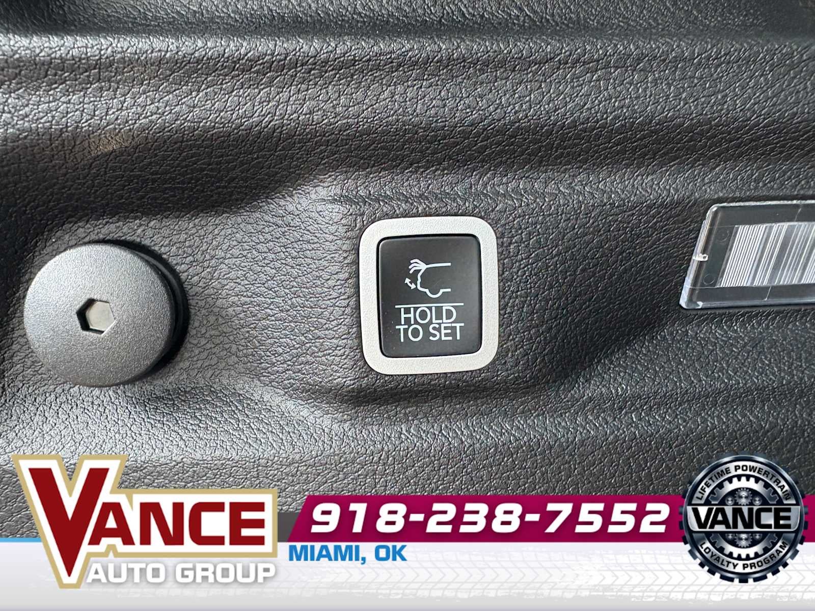 2025 Jeep Grand Cherokee L GRAND CHEROKEE L LAREDO X 4X4