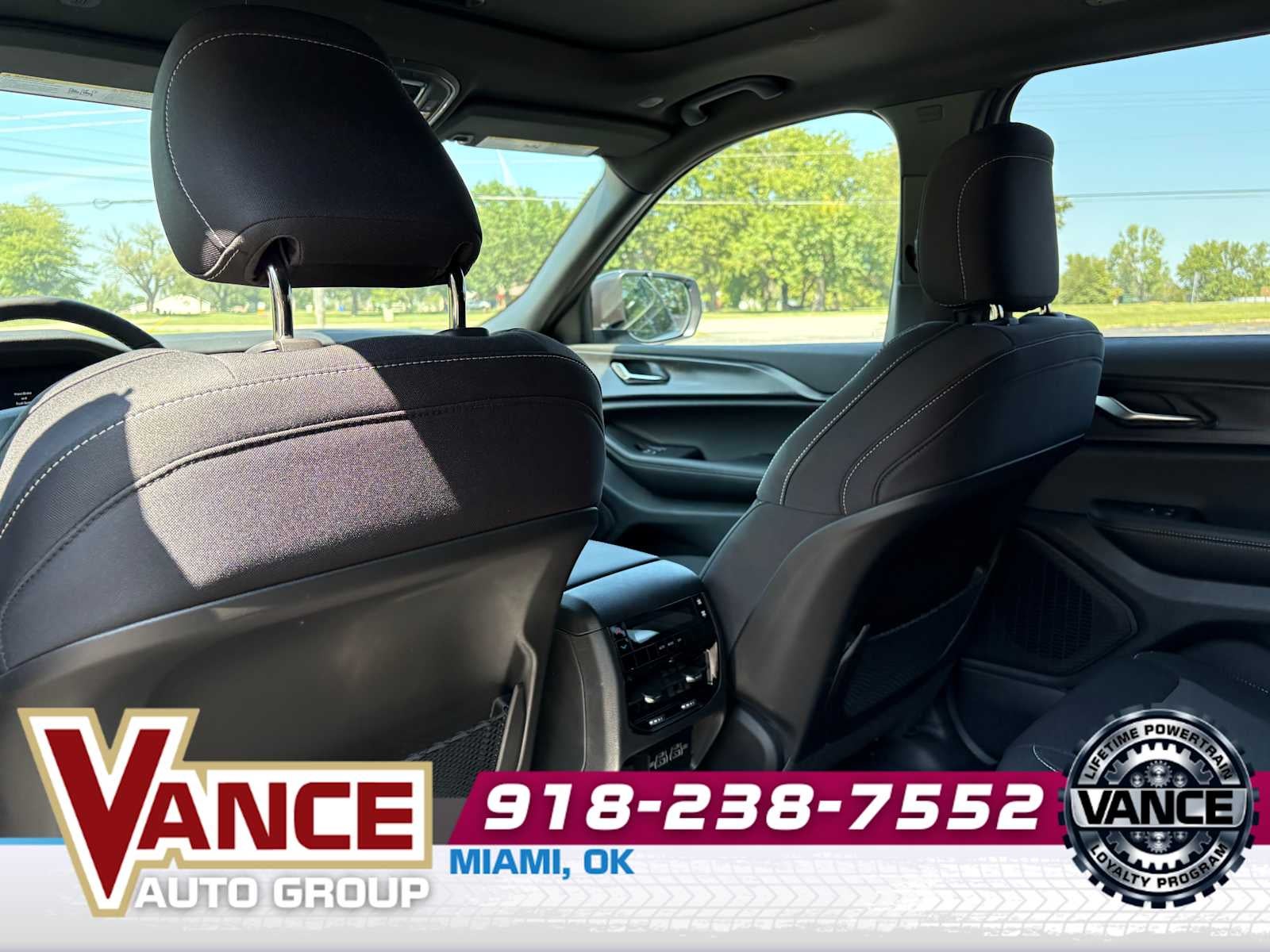 2025 Jeep Grand Cherokee L GRAND CHEROKEE L LAREDO X 4X4