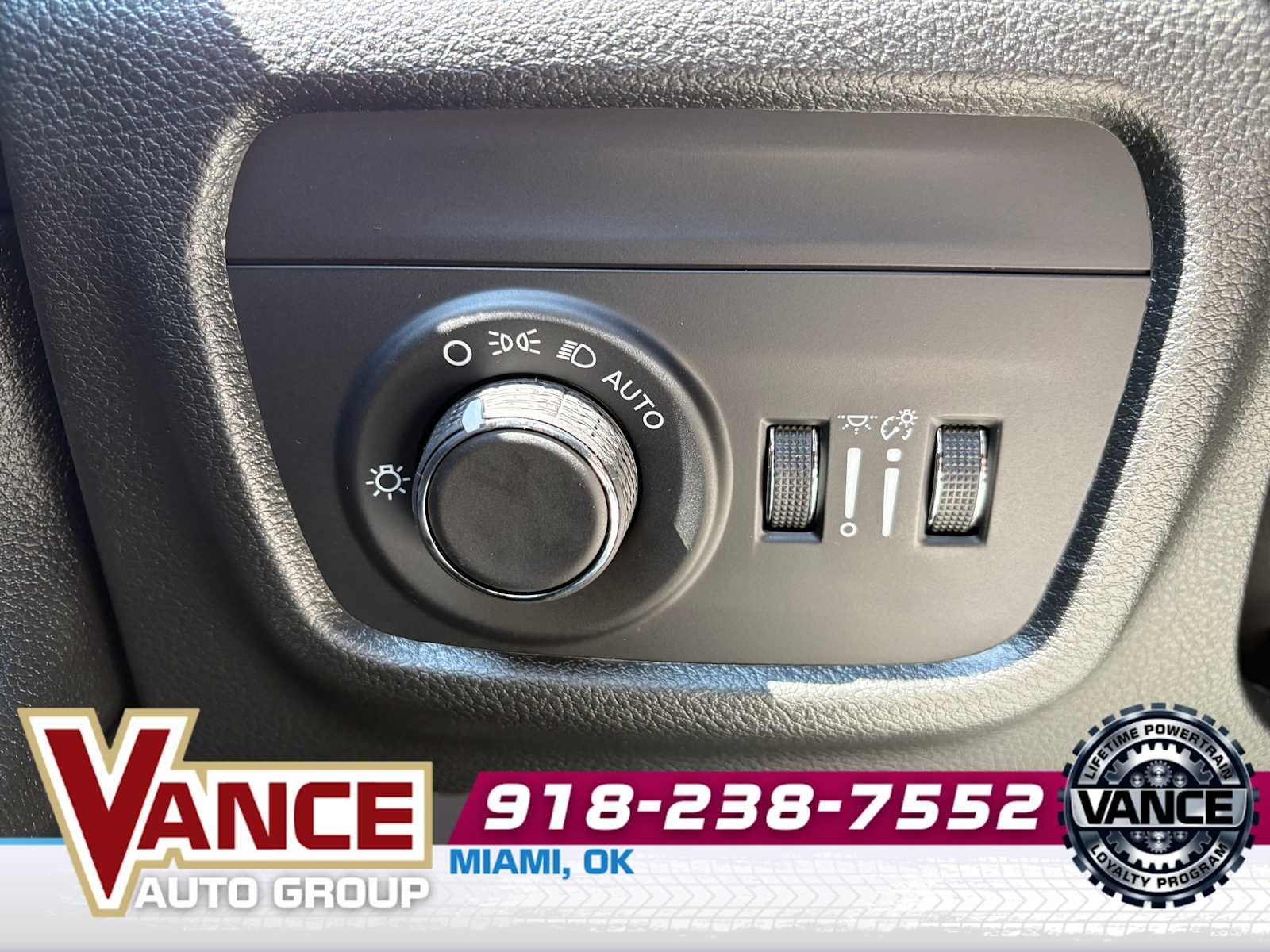 2025 Jeep Grand Cherokee L GRAND CHEROKEE L LAREDO X 4X4