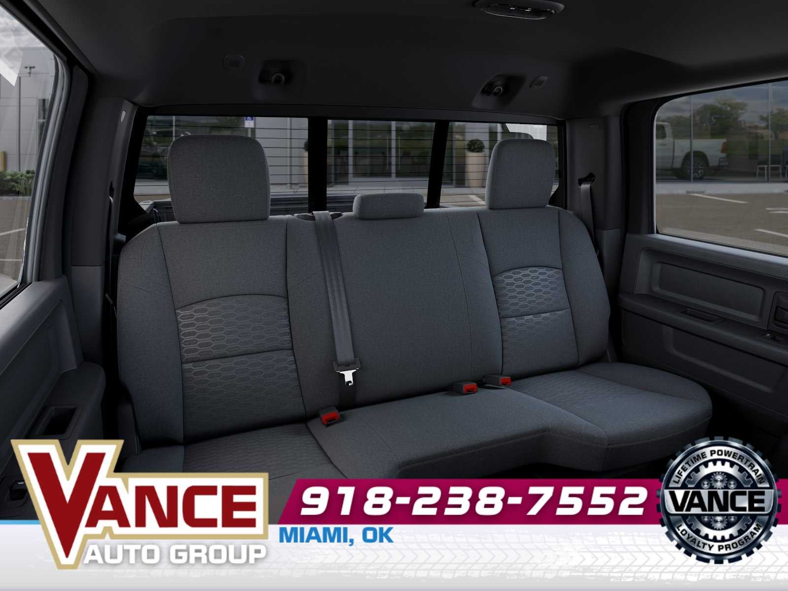 2026 RAM Ram 2500 RAM 2500 BLACK EXPRESS CREW CAB 4X4 6'4' BOX