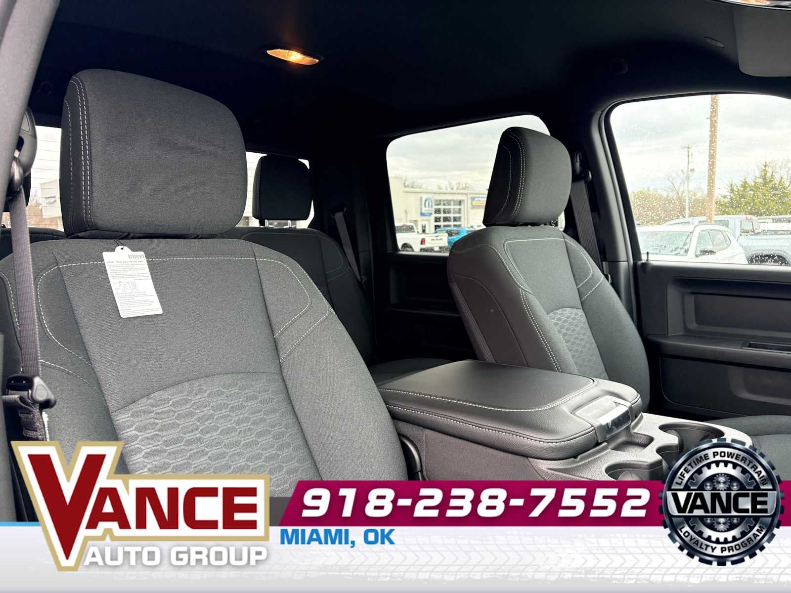 2026 RAM Ram 2500 RAM 2500 BLACK EXPRESS CREW CAB 4X4 6'4' BOX