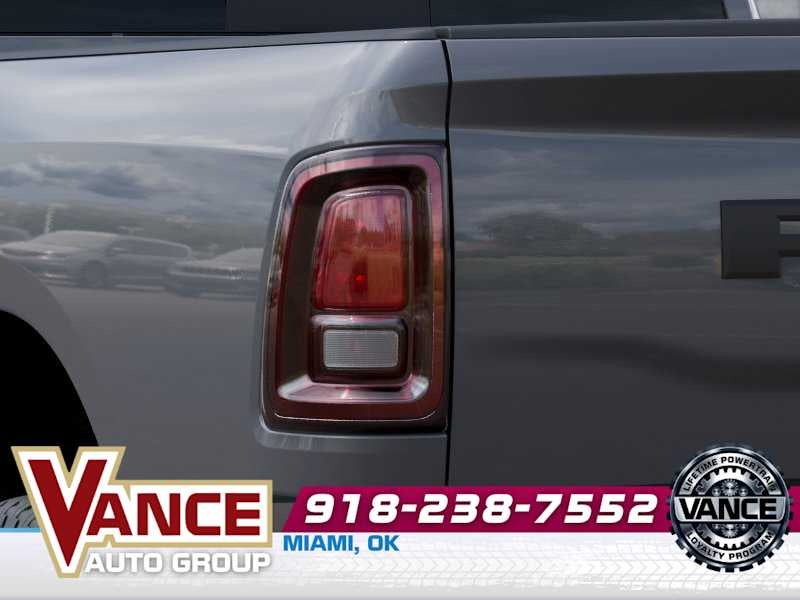 2026 RAM Ram 2500 RAM 2500 BLACK EXPRESS CREW CAB 4X4 6'4' BOX