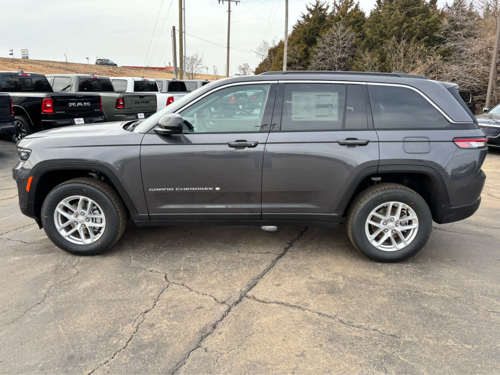 2025 Jeep Grand Cherokee Laredo