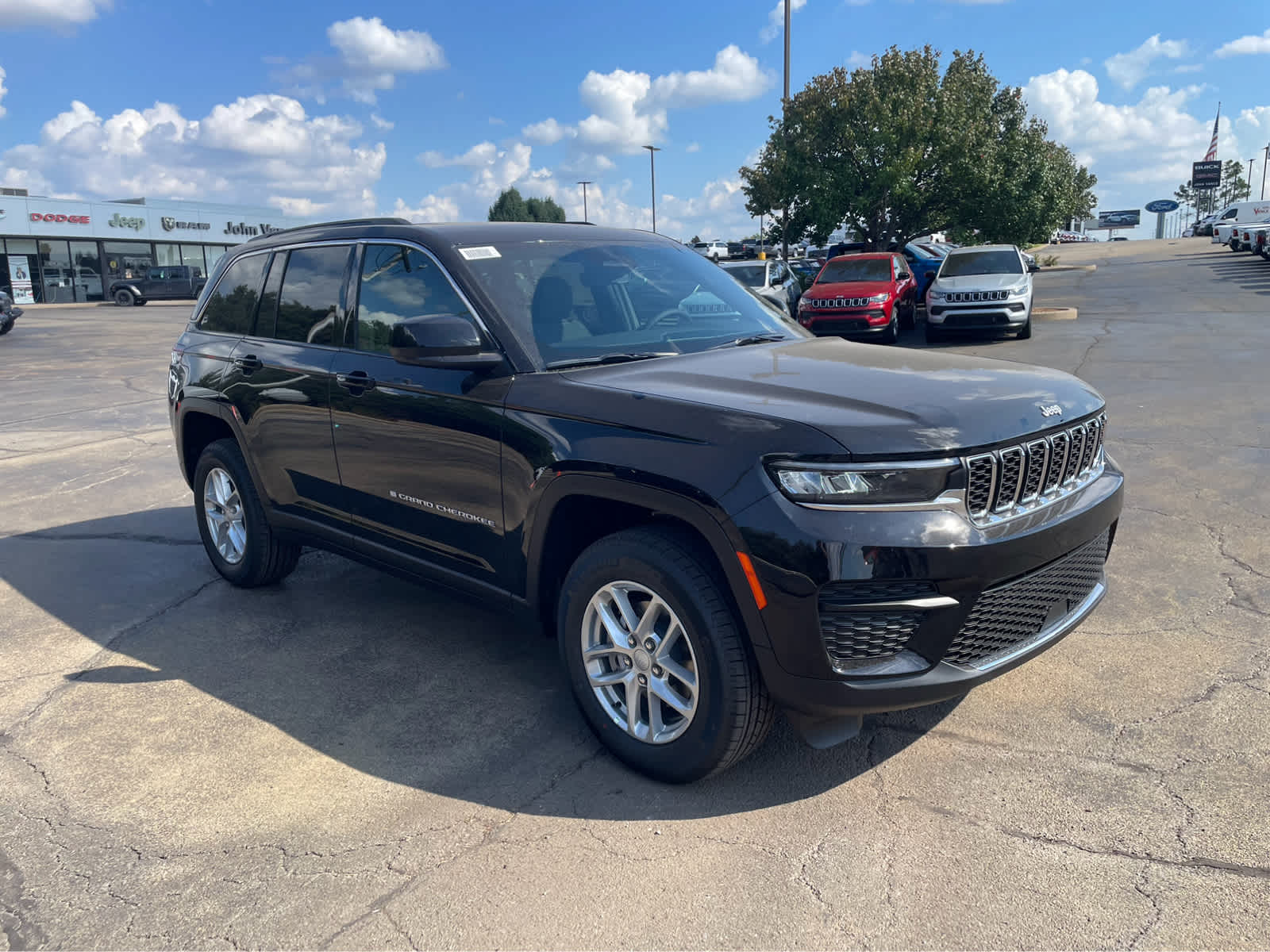 2025 Jeep Grand Cherokee Laredo X