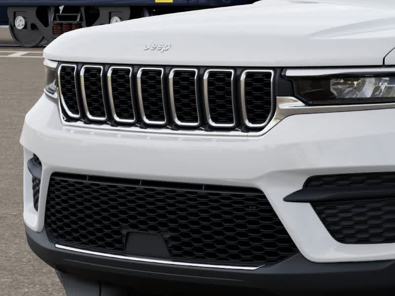 2027 Jeep Grand Cherokee Laredo