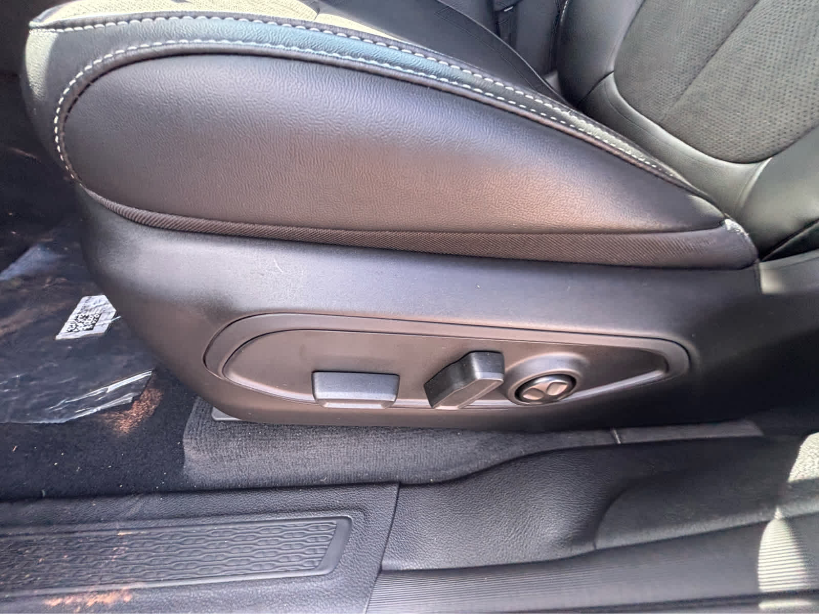 2027 Jeep Grand Cherokee L Laredo Altitude