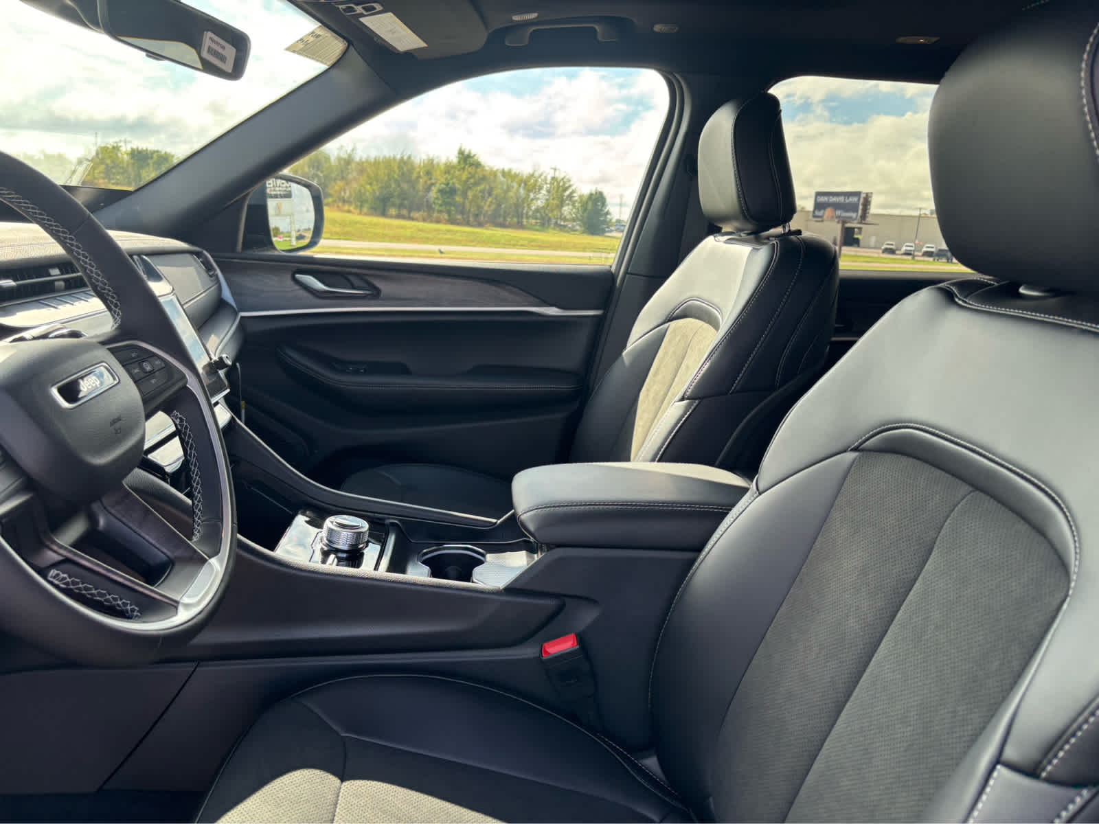 2027 Jeep Grand Cherokee L Laredo Altitude