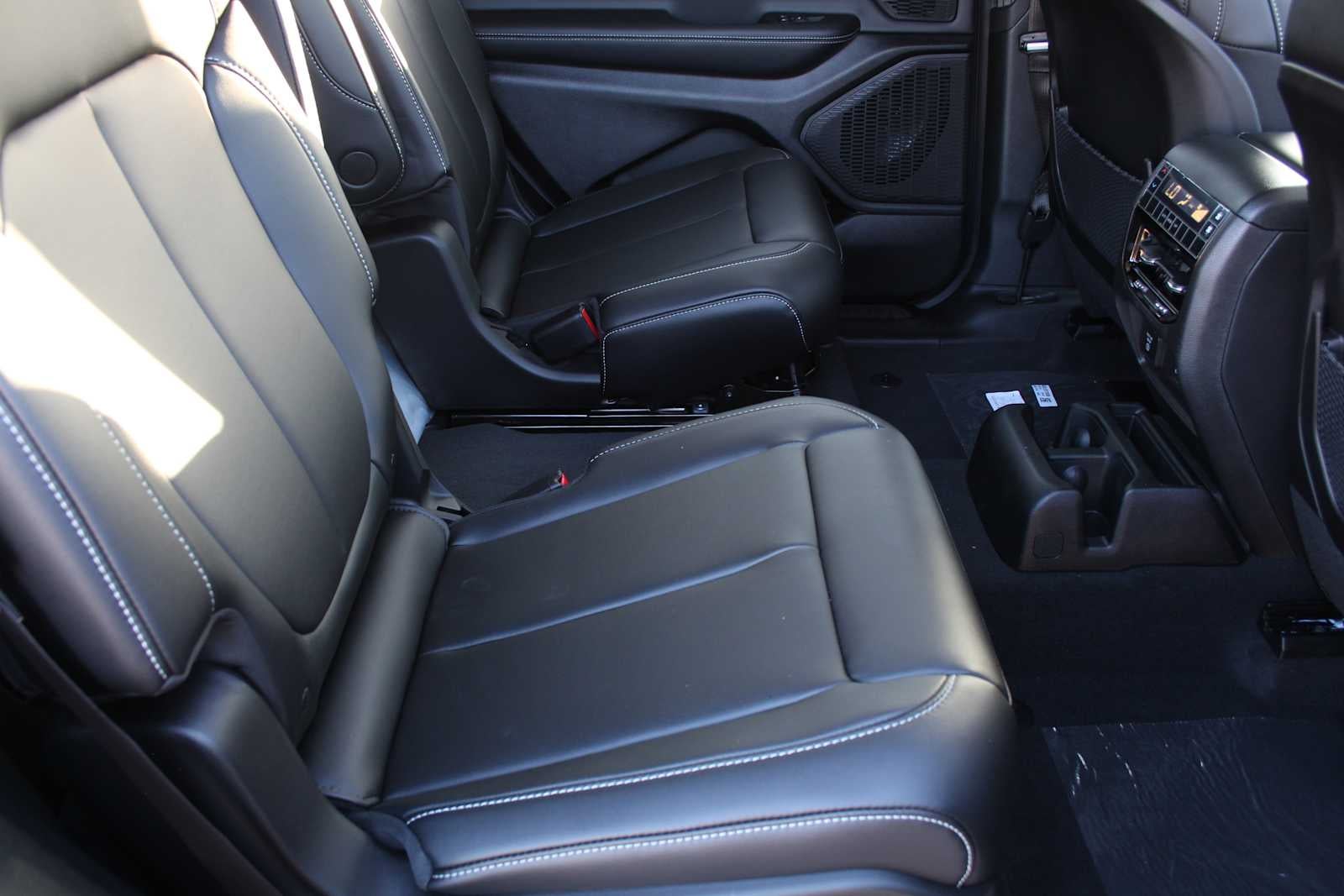 2027 Jeep Grand Cherokee L Limited
