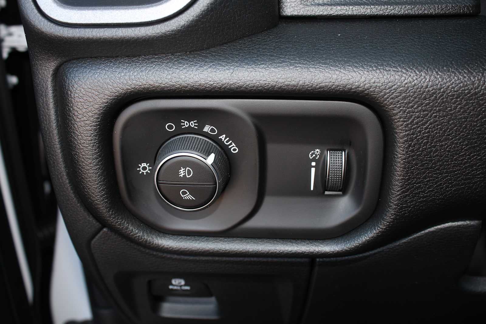 2027 RAM Ram 1500 Express