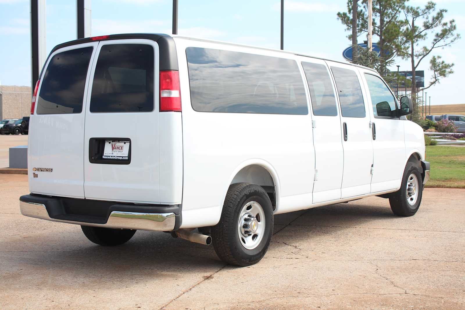 2025 Chevrolet Express Passenger LT