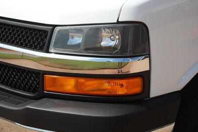 2025 Chevrolet Express Passenger LT