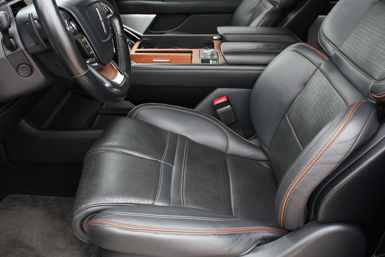 2022 Lincoln Navigator Black Label