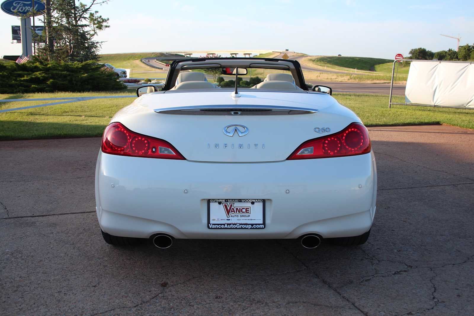 2014 INFINITI Q60 2dr