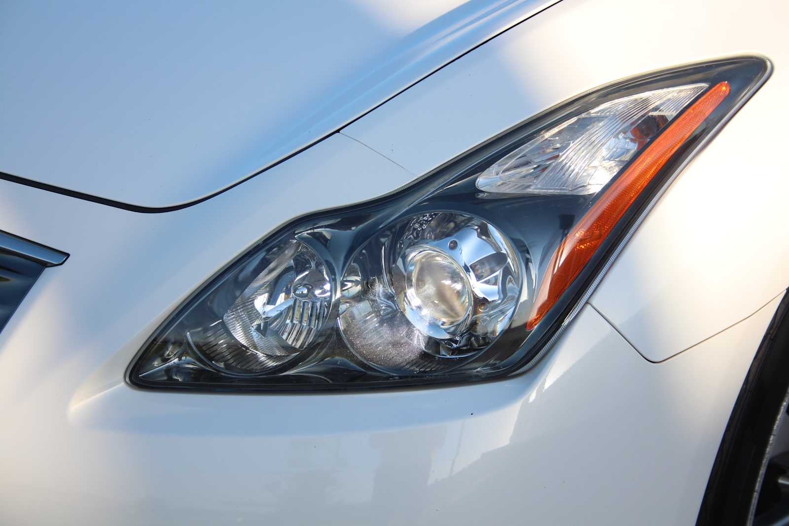 2014 INFINITI Q60 2dr