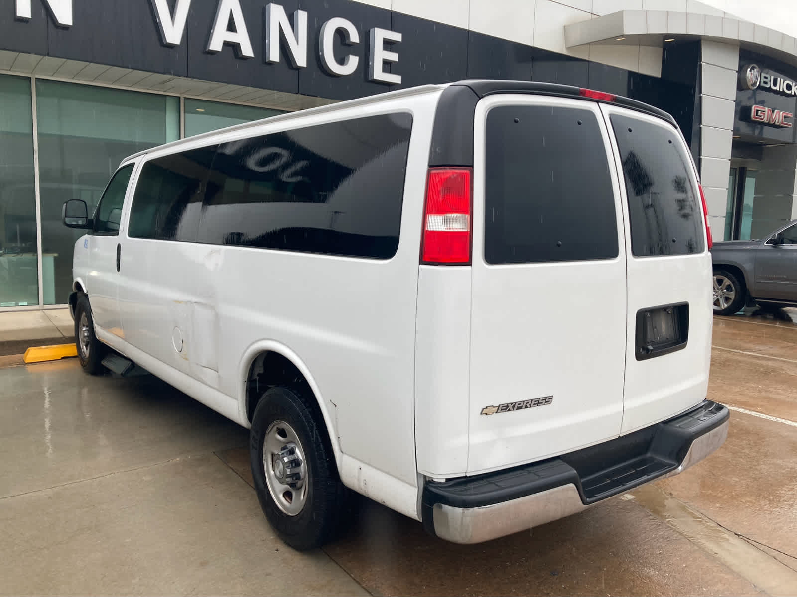 2019 Chevrolet Express Passenger 3500 LT