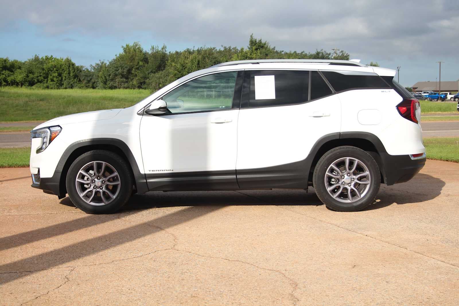 2023 GMC Terrain SLT