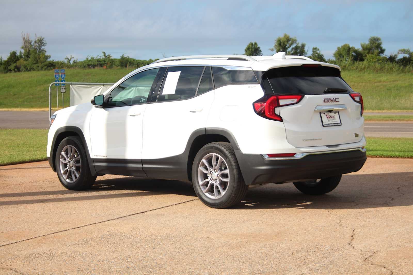 2023 GMC Terrain SLT