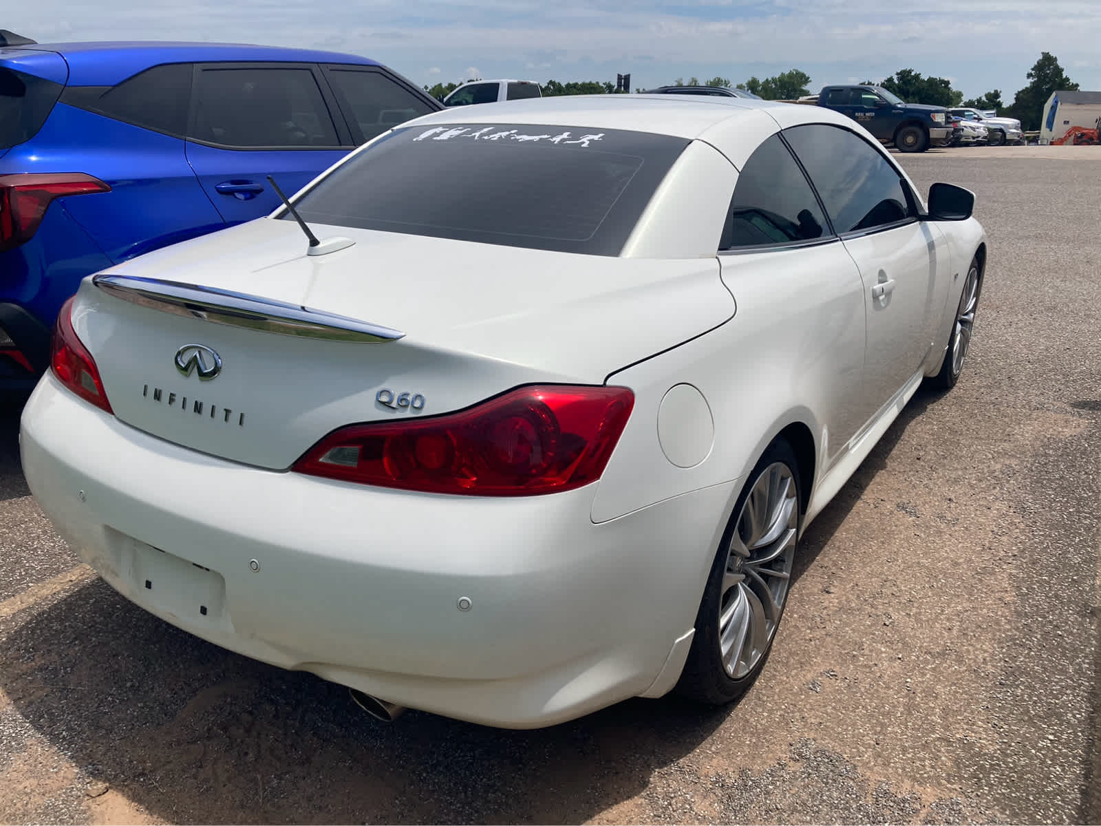 2014 INFINITI Q60 Convertible 2dr