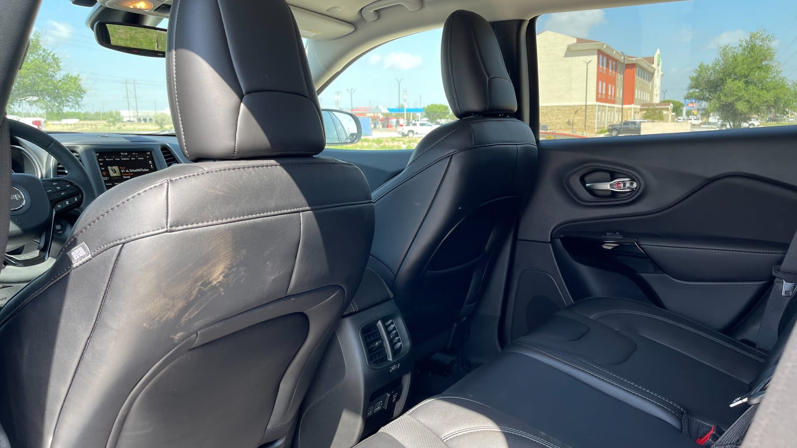 2023 Jeep Cherokee Altitude Lux