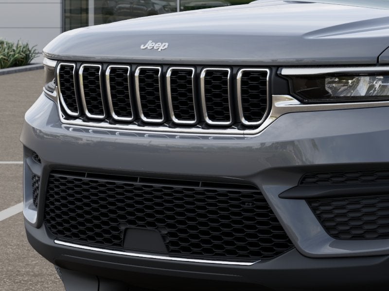 2027 Jeep Grand Cherokee GRAND CHEROKEE LAREDO X 4X4