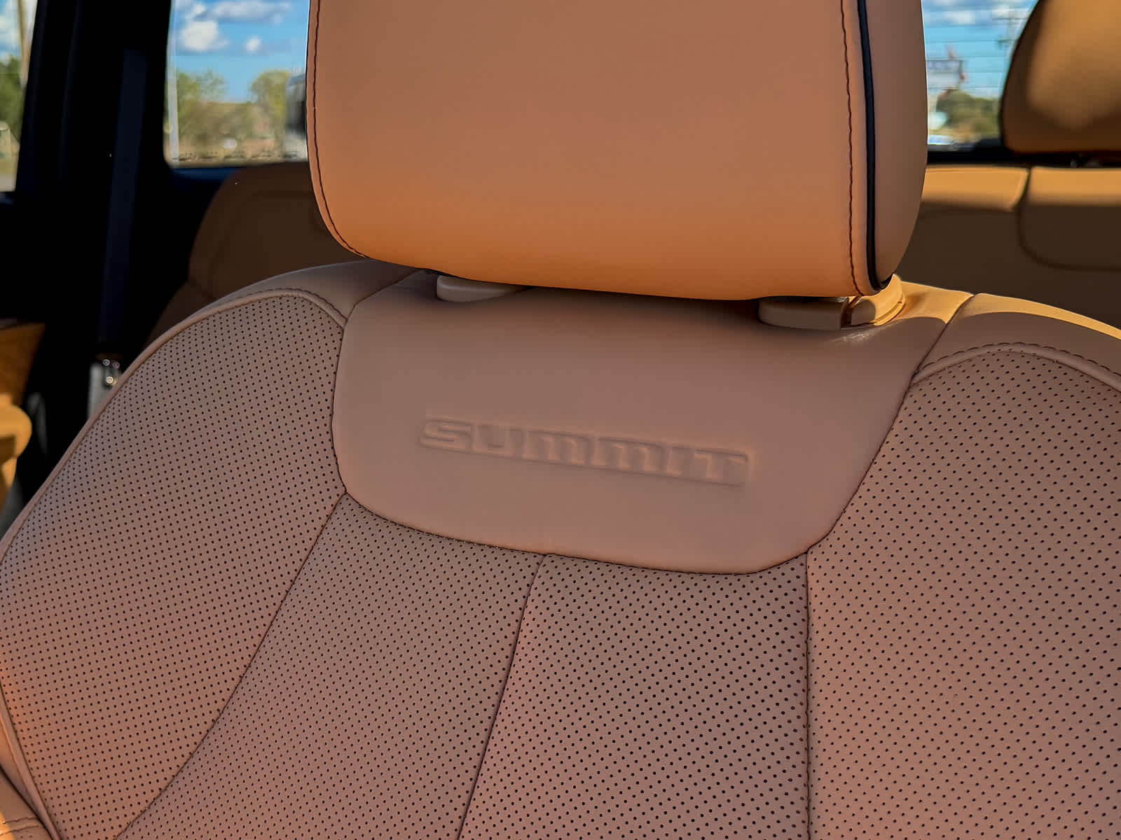 2025 Jeep Grand Cherokee GRAND CHEROKEE SUMMIT RESERVE 4X4