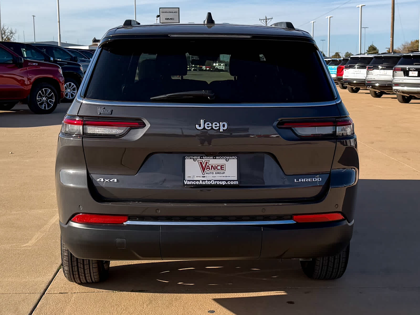 2025 Jeep Grand Cherokee L GRAND CHEROKEE L LAREDO X 4X4