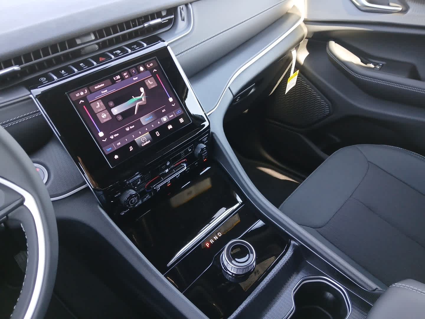 2025 Jeep Grand Cherokee L GRAND CHEROKEE L LAREDO X 4X4