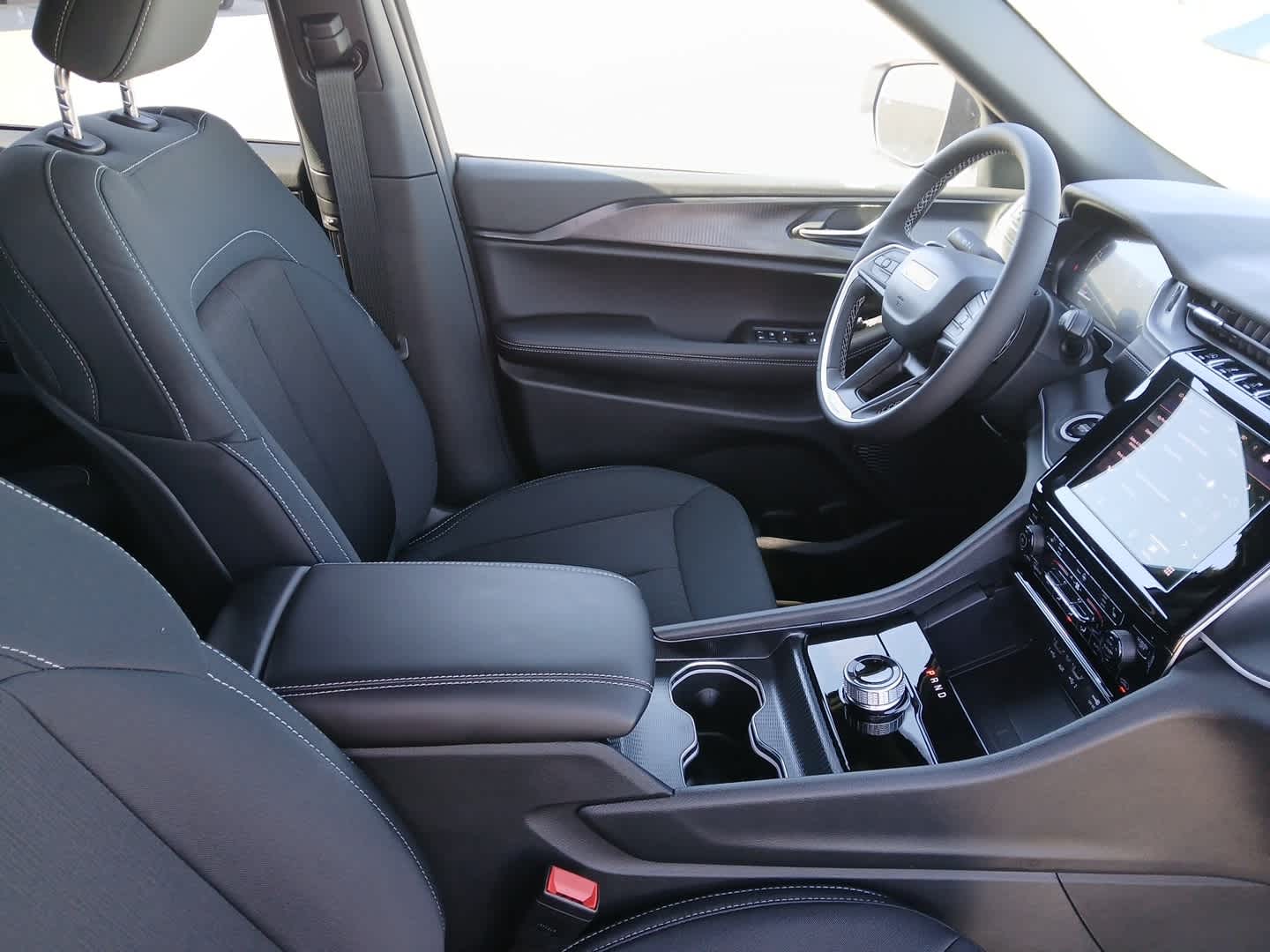 2025 Jeep Grand Cherokee L GRAND CHEROKEE L LAREDO X 4X4