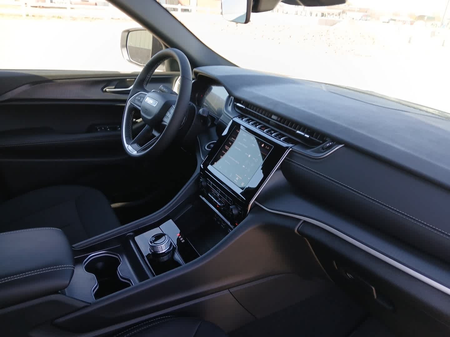 2025 Jeep Grand Cherokee L GRAND CHEROKEE L LAREDO X 4X4