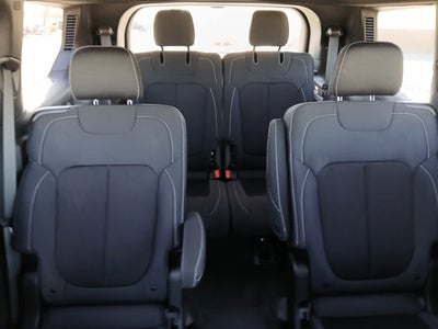 2025 Jeep Grand Cherokee L GRAND CHEROKEE L LAREDO X 4X4