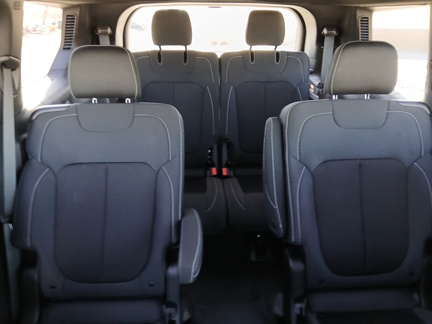 2025 Jeep Grand Cherokee L GRAND CHEROKEE L LAREDO X 4X4