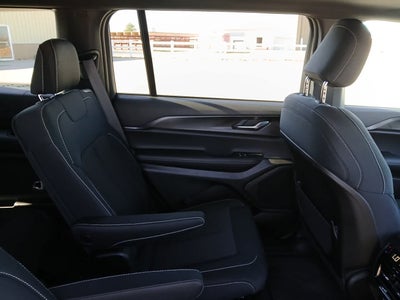 2025 Jeep Grand Cherokee L GRAND CHEROKEE L LAREDO X 4X4