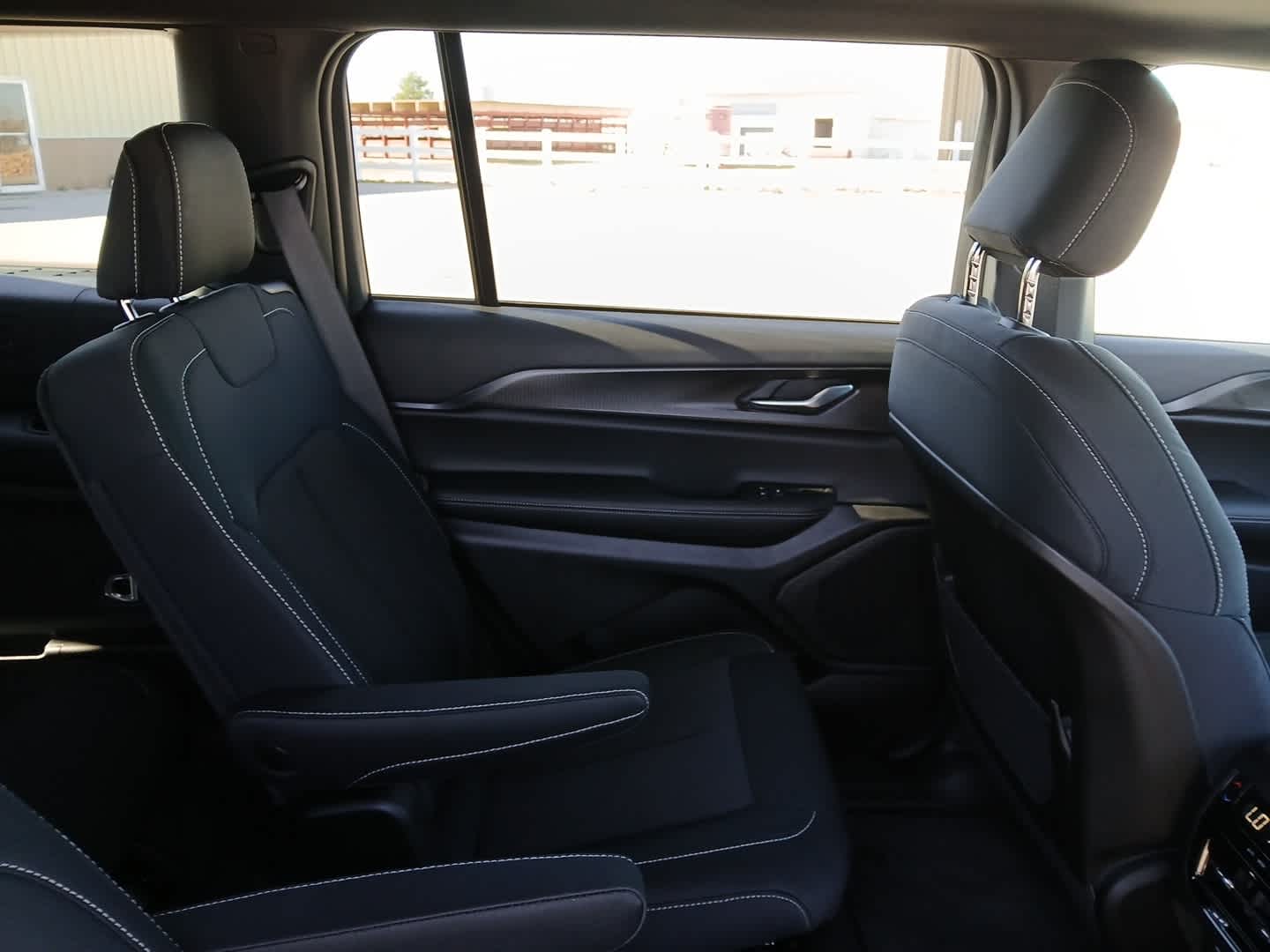 2025 Jeep Grand Cherokee L GRAND CHEROKEE L LAREDO X 4X4