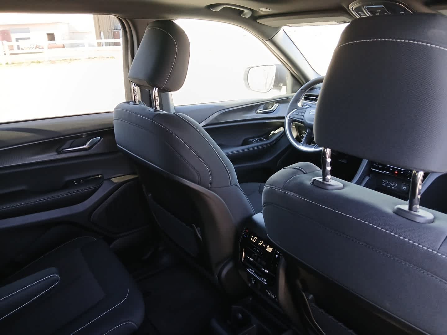 2025 Jeep Grand Cherokee L GRAND CHEROKEE L LAREDO X 4X4