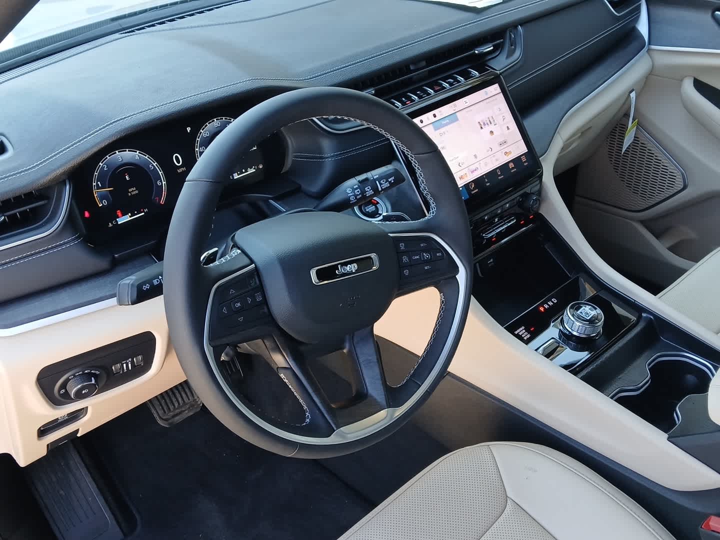 2025 Jeep Grand Cherokee L GRAND CHEROKEE L LIMITED 4X4