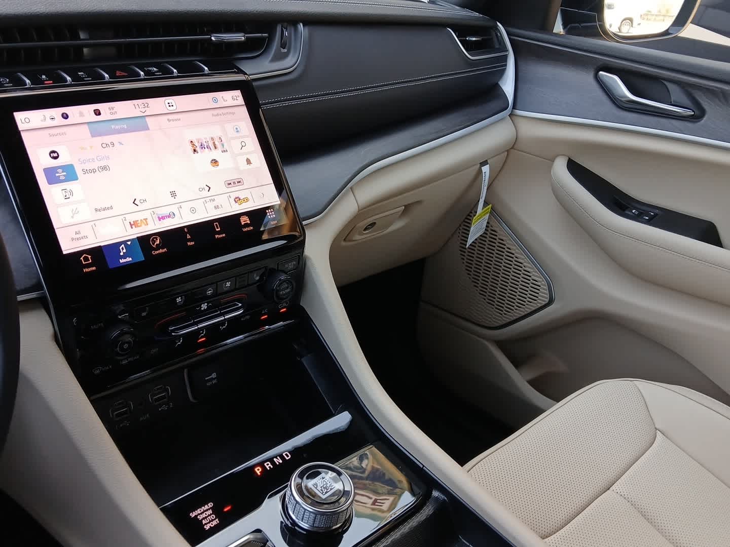 2025 Jeep Grand Cherokee L GRAND CHEROKEE L LIMITED 4X4