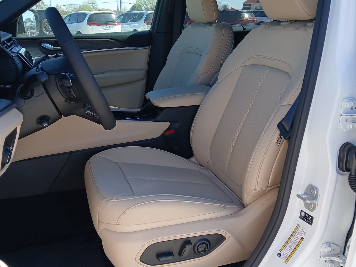 2025 Jeep Grand Cherokee L GRAND CHEROKEE L LIMITED 4X4