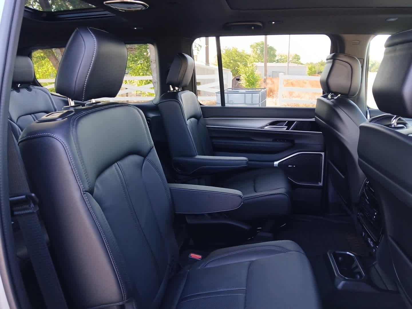 2026 Jeep Grand Wagoneer GRAND WAGONEER UPLAND 4X4