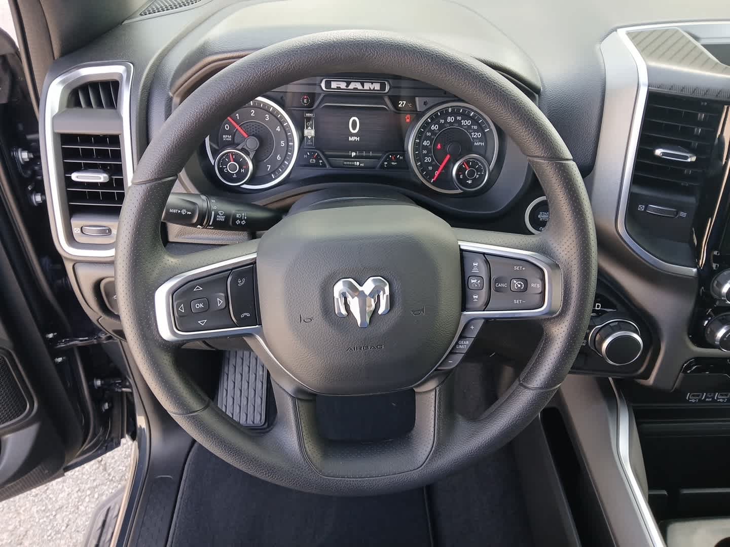 2026 RAM Ram 1500 RAM 1500 EXPRESS CREW CAB 4X4 5'7' BOX