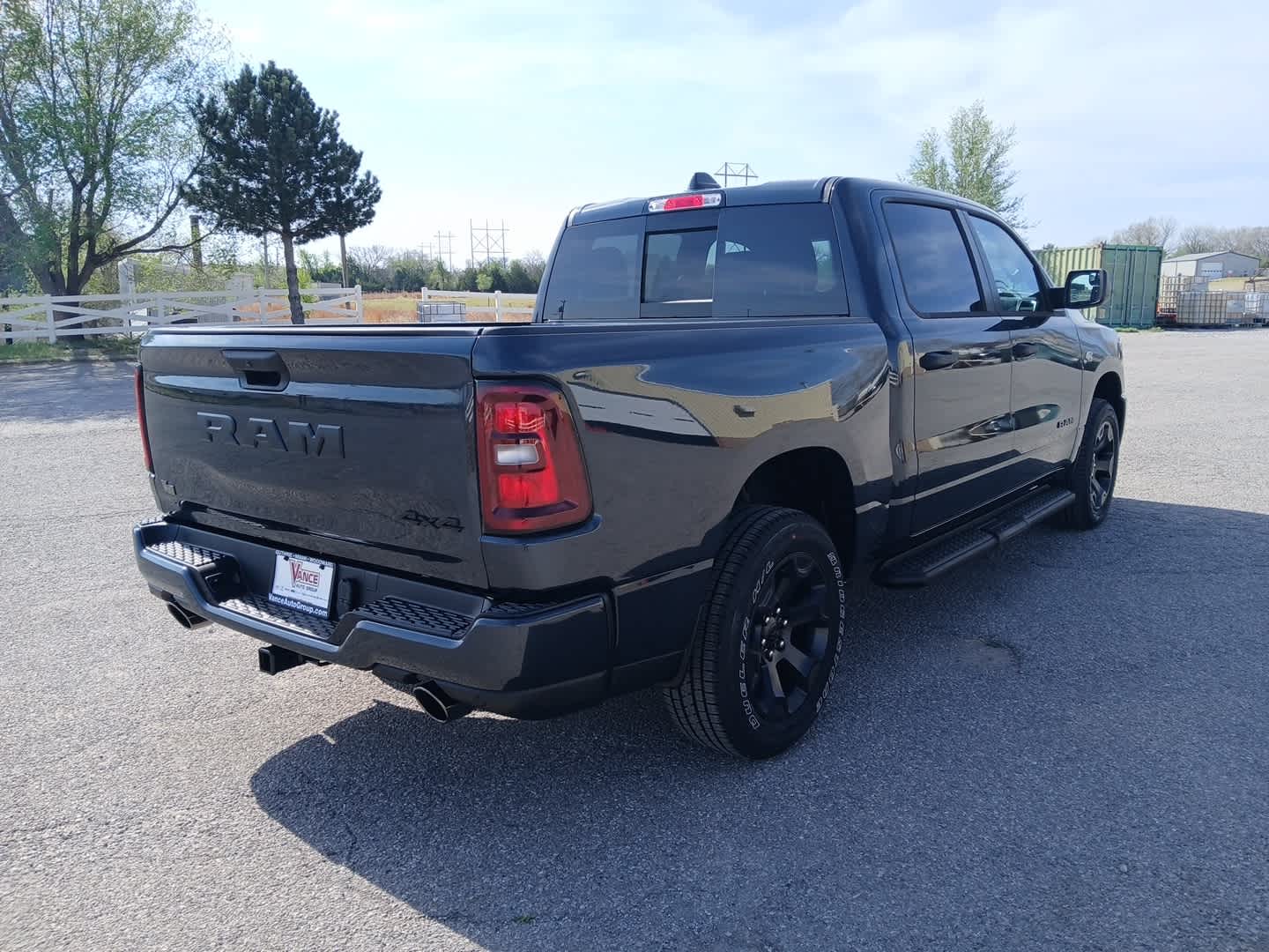 2026 RAM Ram 1500 RAM 1500 EXPRESS CREW CAB 4X4 5'7' BOX