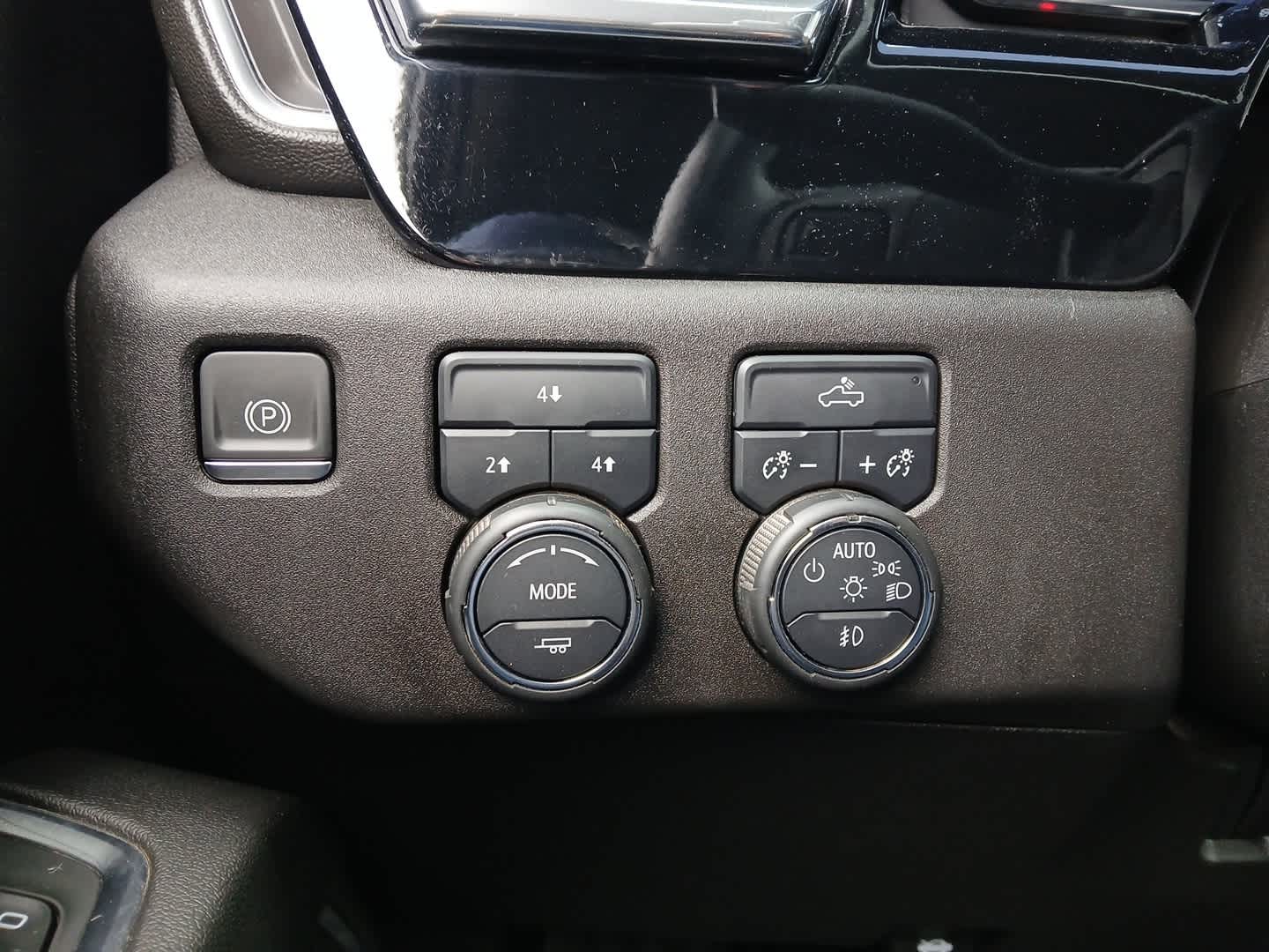 2024 Chevrolet Silverado 2500HD 4WD Crew Cab Standard Bed LT