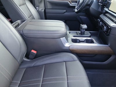 2023 Chevrolet Silverado 1500 4WD Crew Cab Short Bed High Country