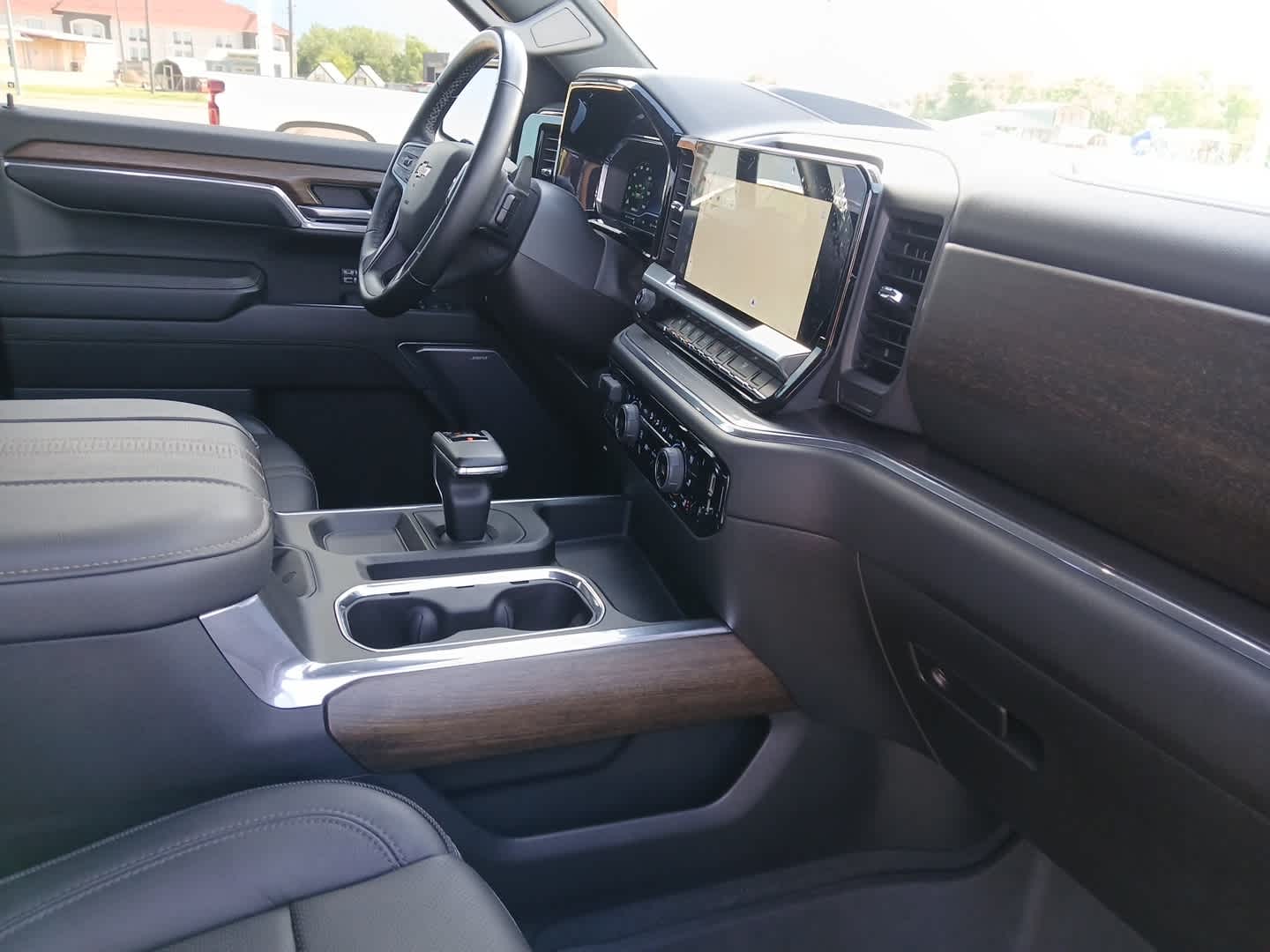 2023 Chevrolet Silverado 1500 4WD Crew Cab Short Bed High Country