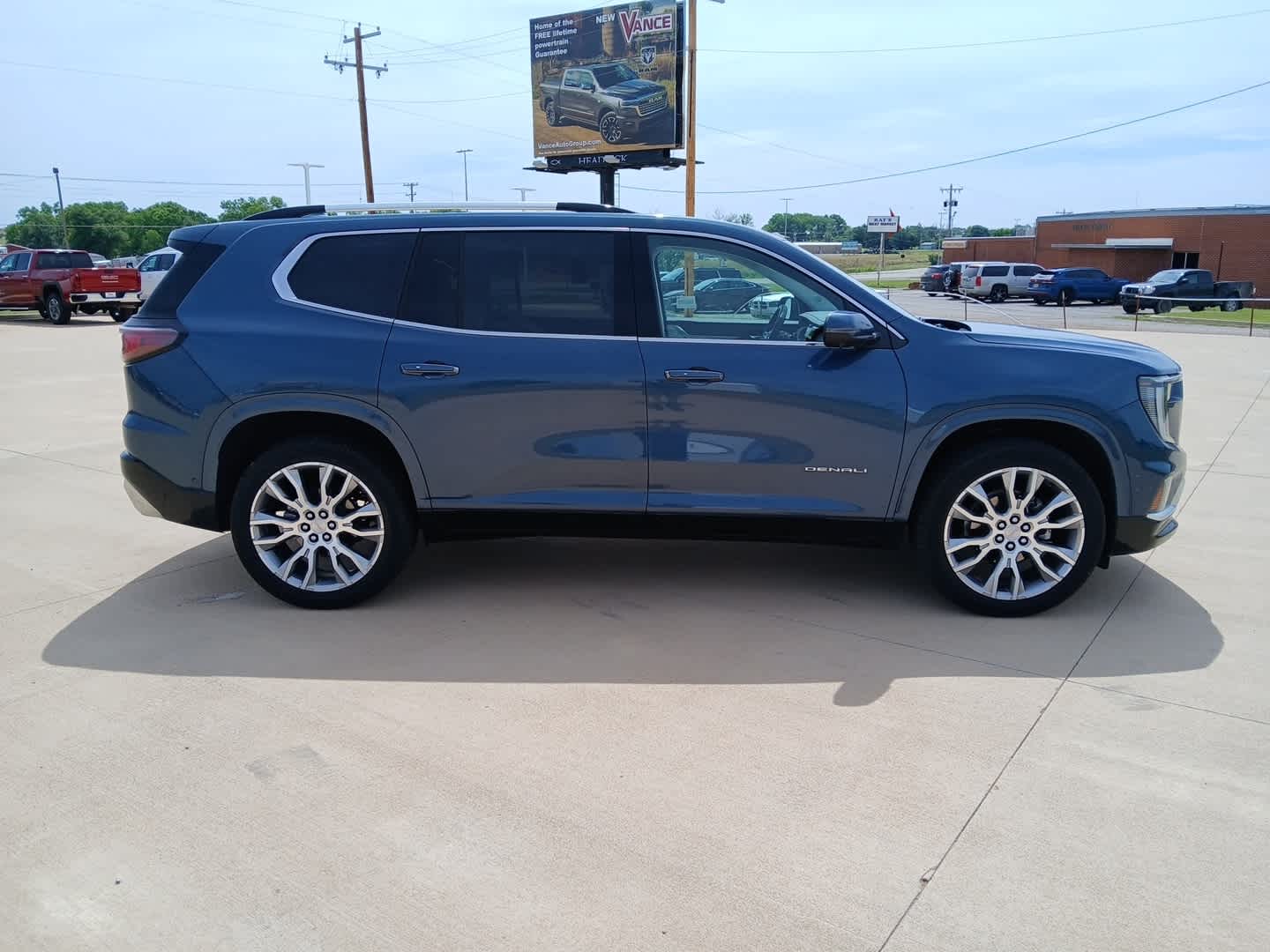 2026 GMC Acadia Denali AWD
