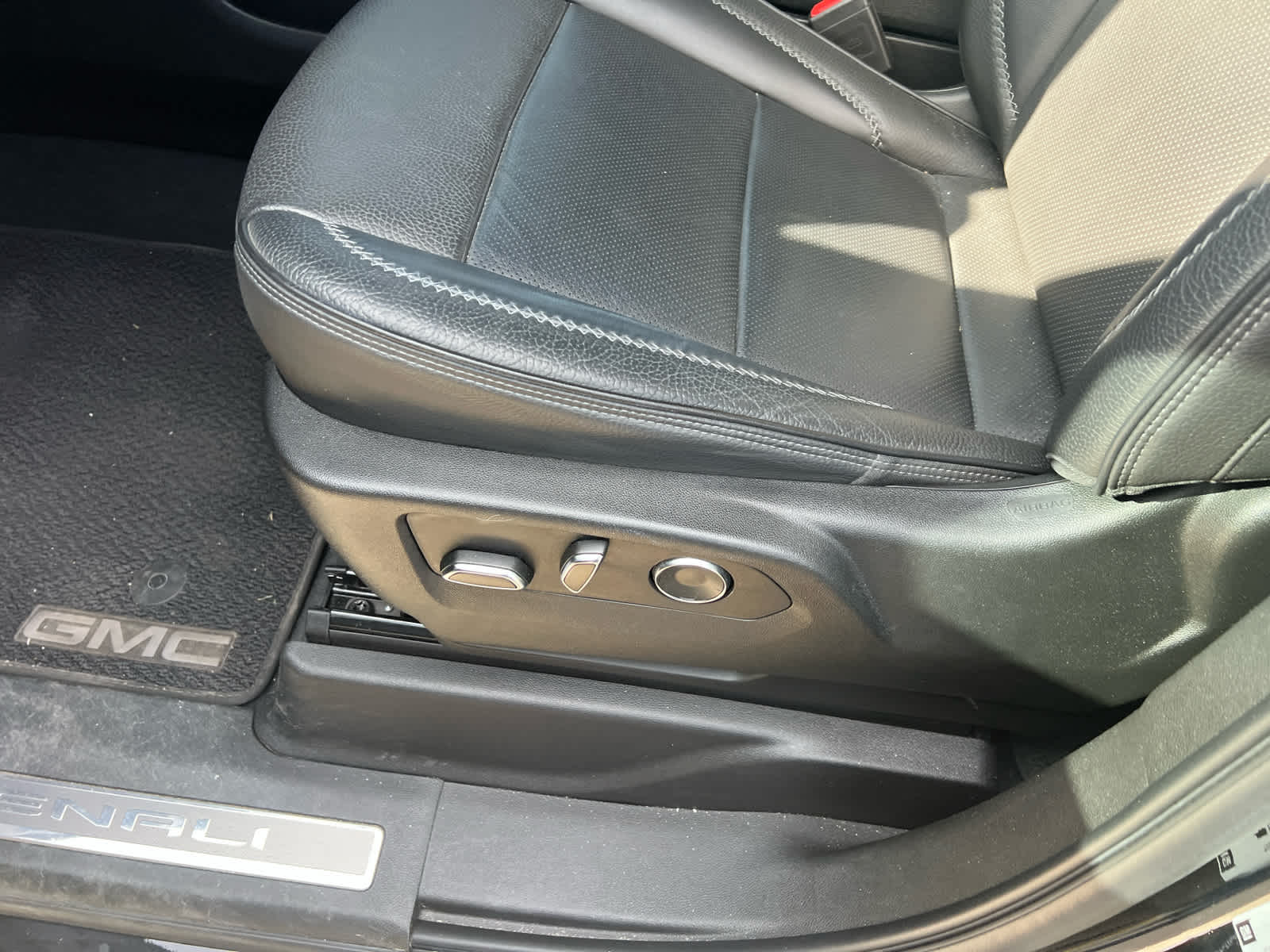 2021 GMC Yukon 4WD Denali