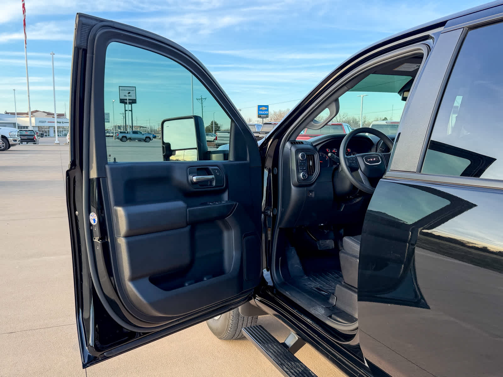 2024 GMC Sierra 2500HD 4WD Crew Cab Standard Bed Pro