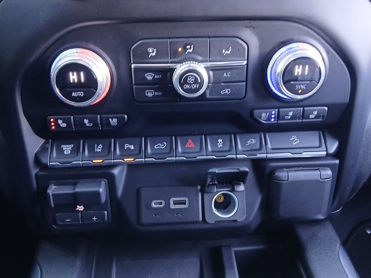 2023 GMC Sierra 2500HD 4WD Crew Cab Standard Bed AT4