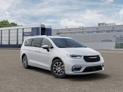 2025 Chrysler Pacifica Hybrid Pinnacle
