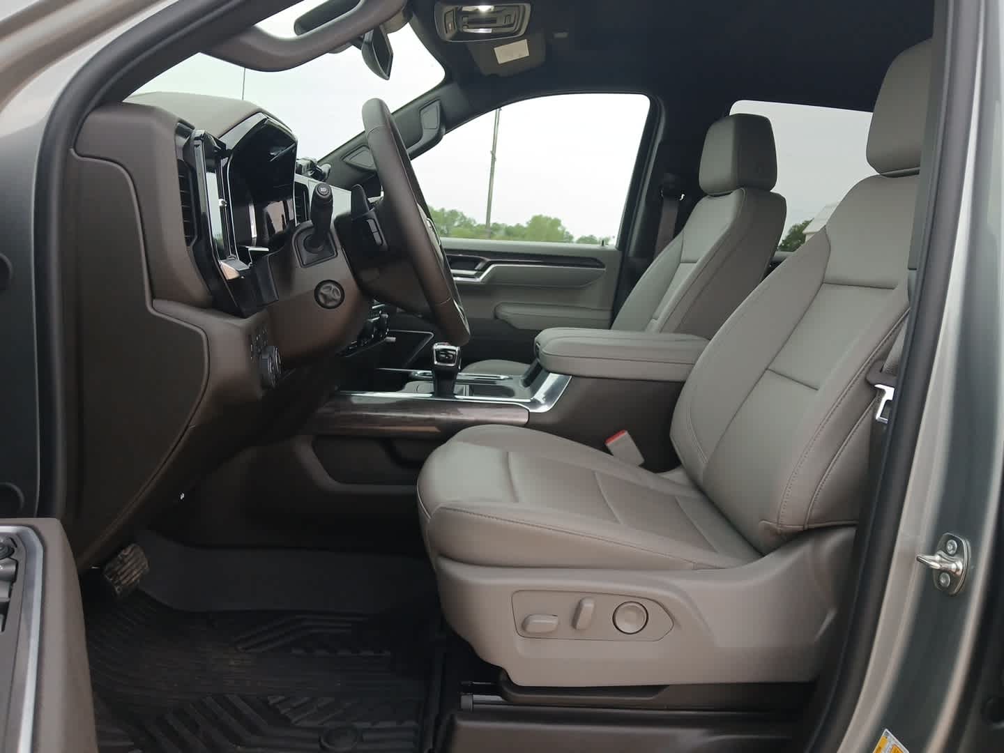 2026 Chevrolet Silverado 1500 4WD Crew Cab Short Bed LTZ